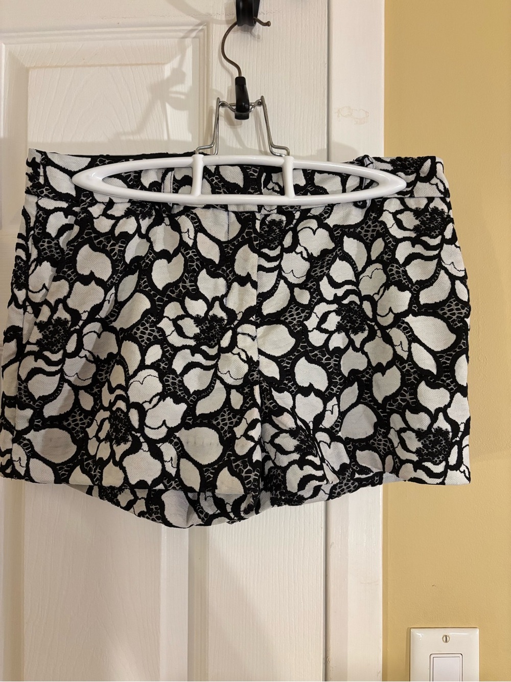 Diane Von Furstenberg Black & White Floral Lace-Effect Skort